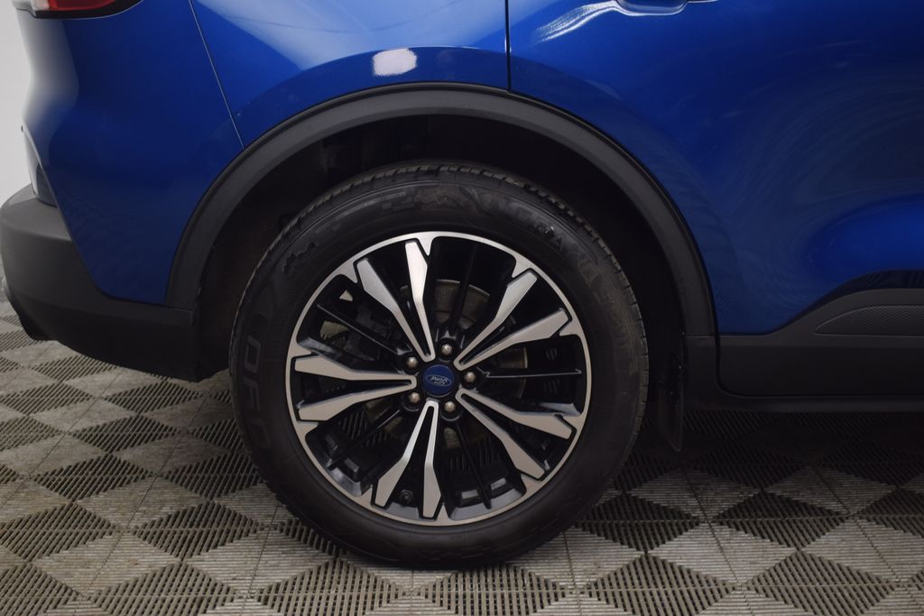 used 2022 Ford Escape car, priced at $18,999