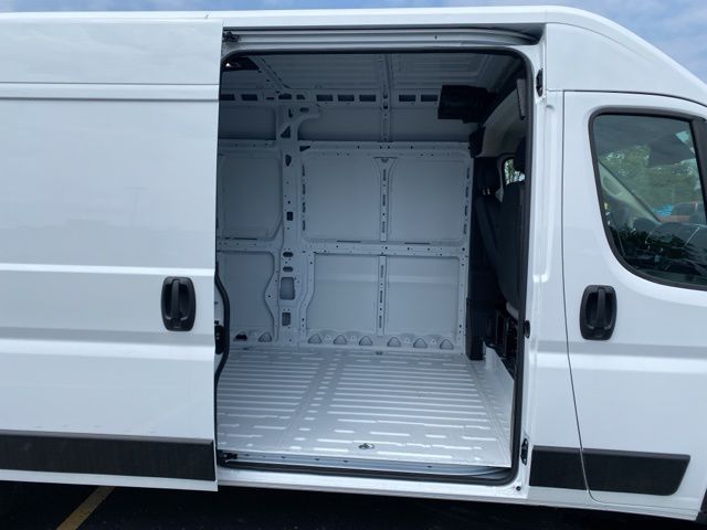 2024 Ram ProMaster 2500 High Roof 37