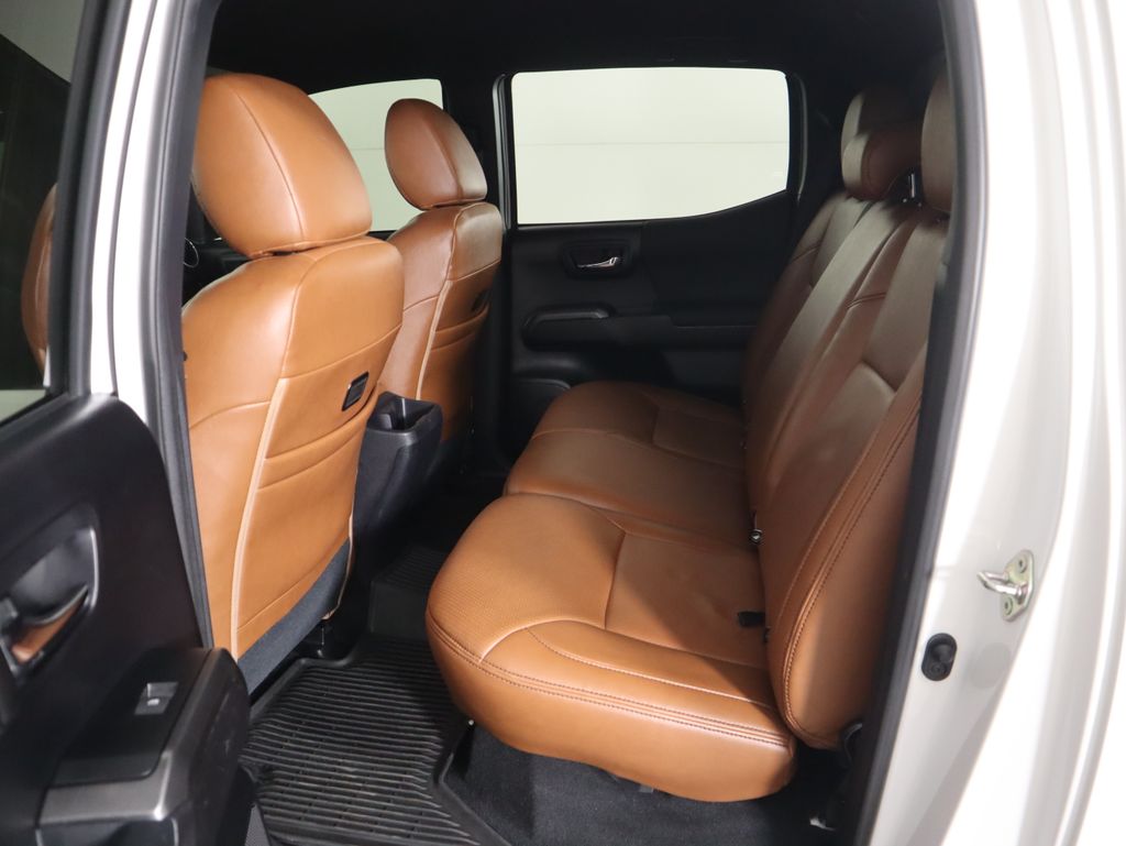 Thumbnail: 2019 Toyota Tacoma - 22