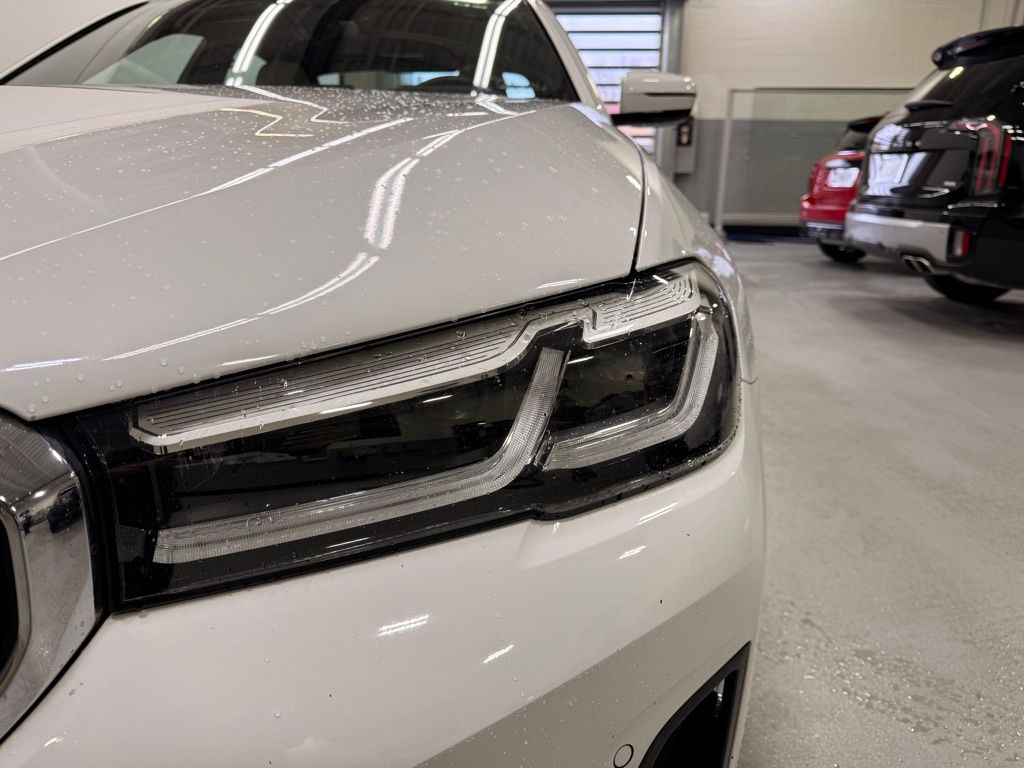 Thumbnail: 2023 BMW 5 Series - 9