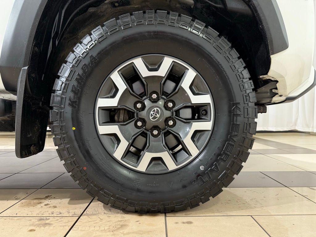 Thumbnail: 2020 Toyota Tacoma - 9