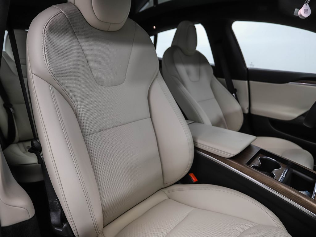 Thumbnail: 2021 Tesla Model S - 29