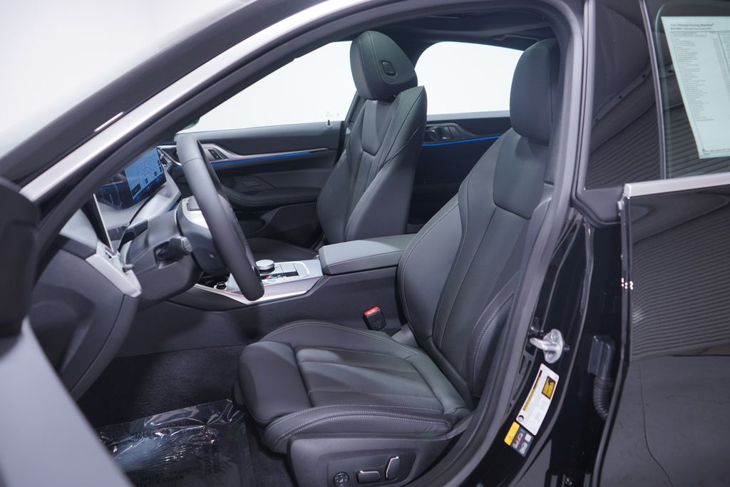 Thumbnail: 2025 BMW i4 - 7