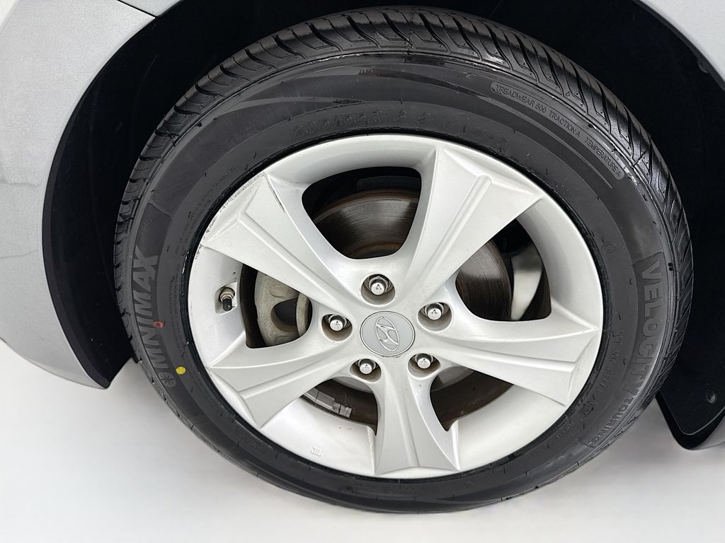 Thumbnail: 2016 Hyundai Elantra - 28