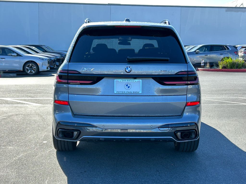 Thumbnail: 2026 BMW X7 - 4