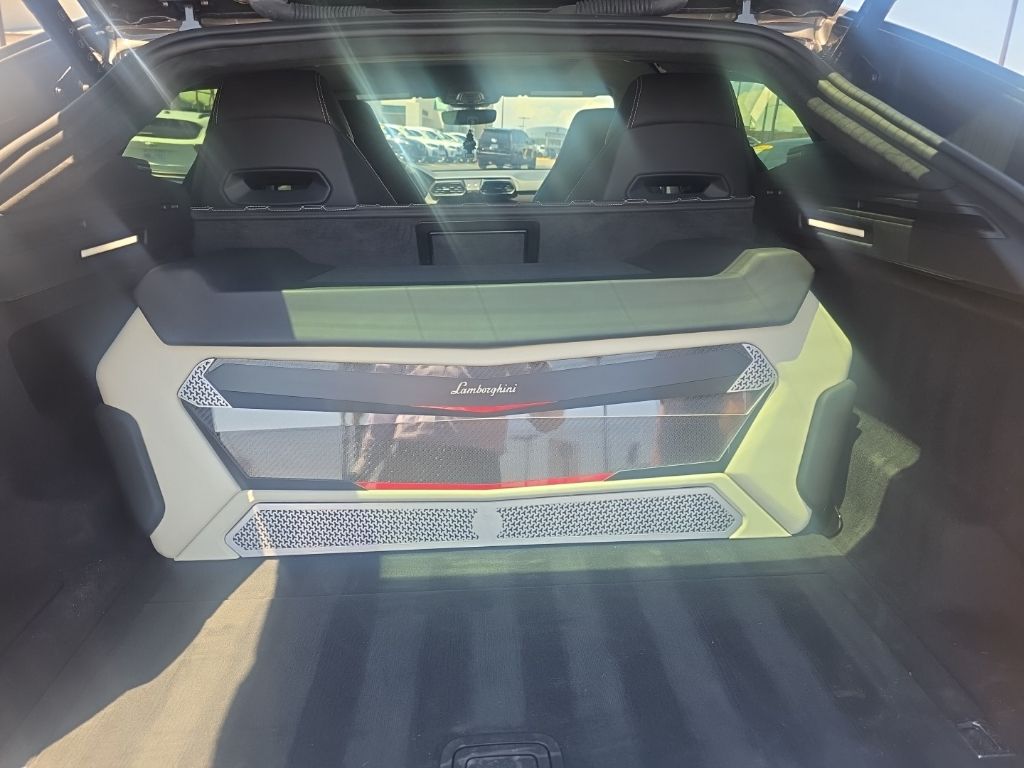 Thumbnail: 2021 Lamborghini Urus - 8