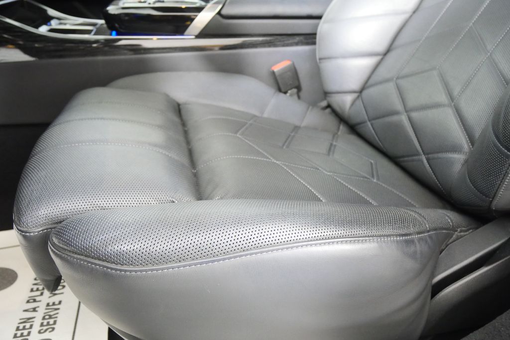 Thumbnail: 2023 BMW 7 Series - 10