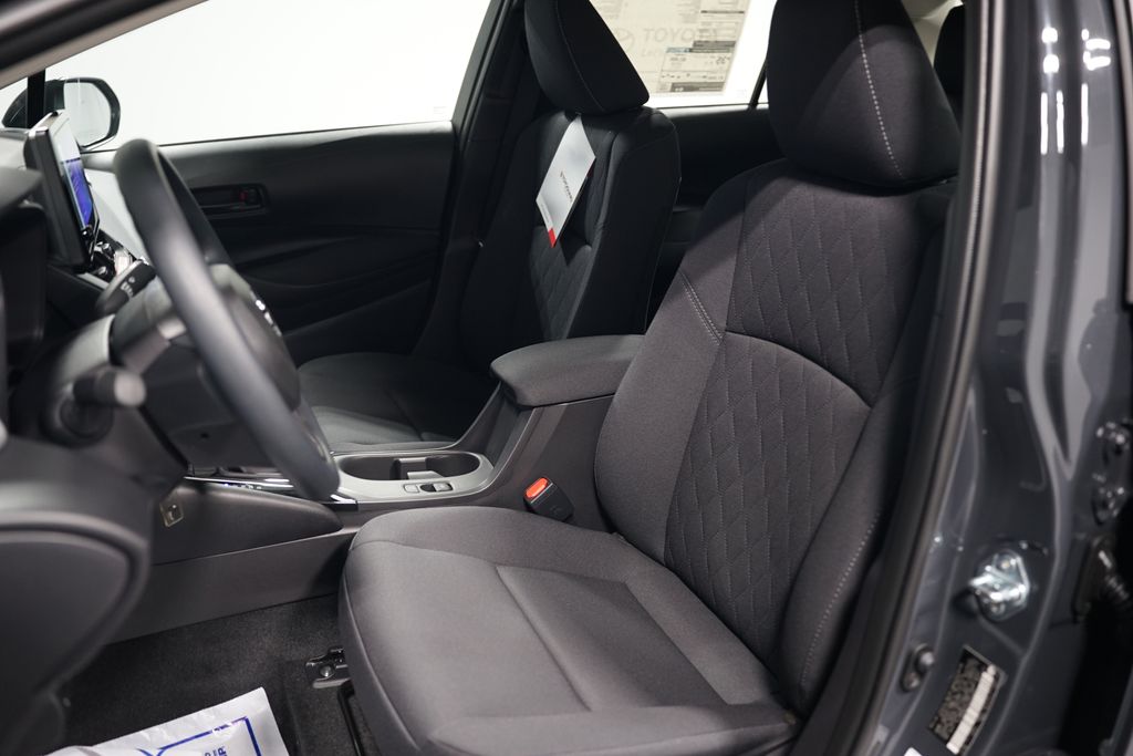 2025 Toyota Corolla LE 24