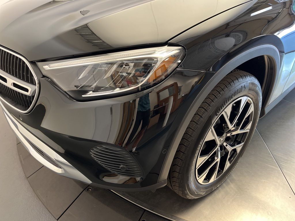 Thumbnail: 2025 Mercedes-Benz GLC - 9