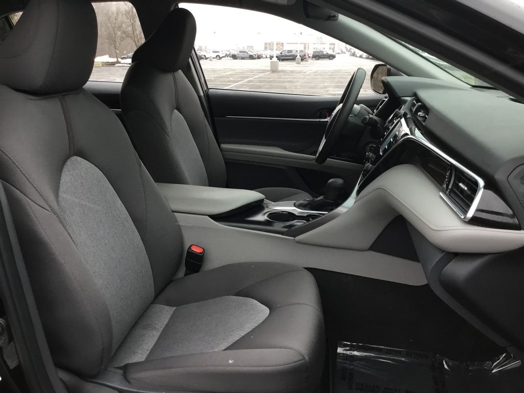 Thumbnail: 2018 Toyota Camry - 13