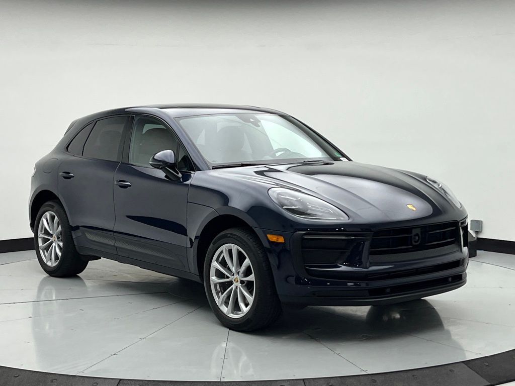 Thumbnail: 2023 Porsche Macan - 9