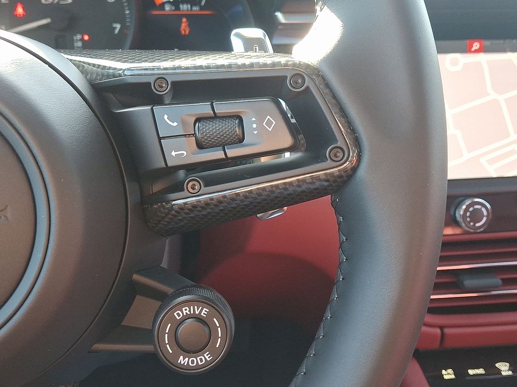 Thumbnail: 2026 Porsche Macan - 26