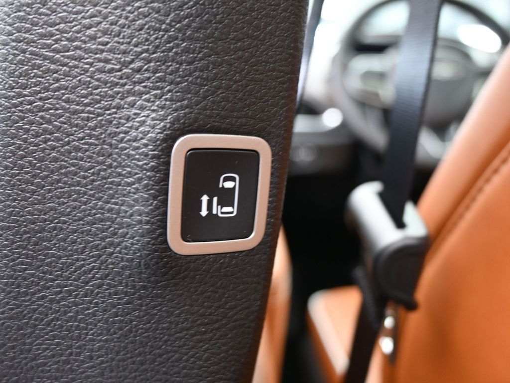 New 2026 Diamond Black Crystal Pearlcoat Chrysler Pinnacle image 39