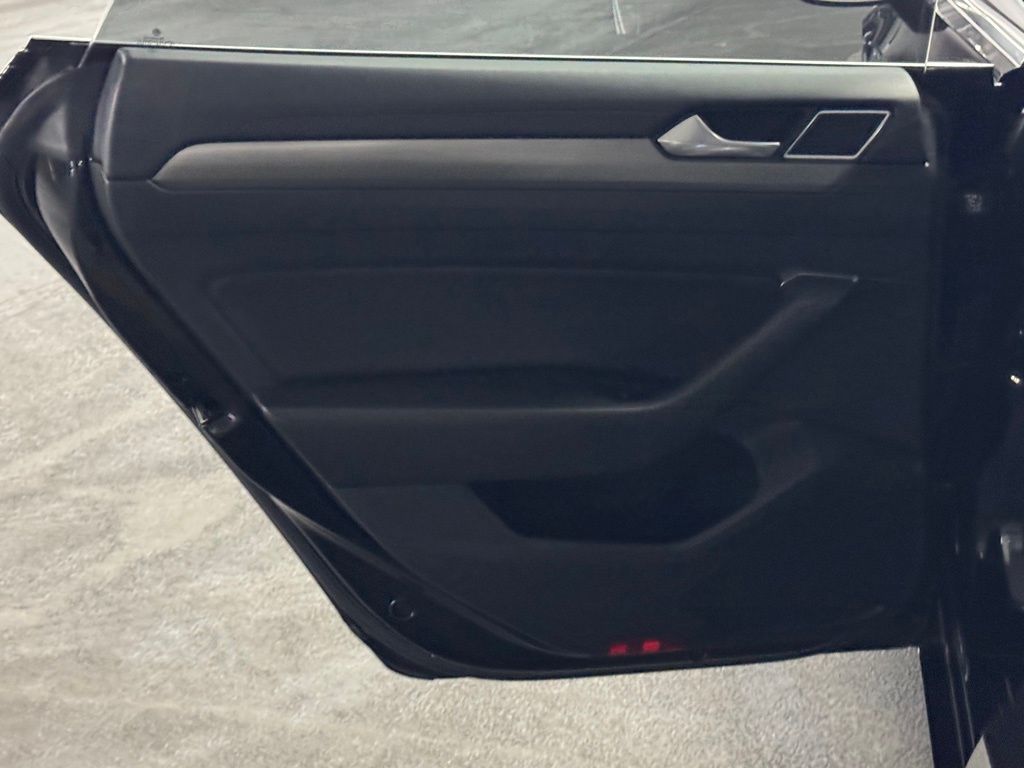 2019 Volkswagen Arteon SE photo 14
