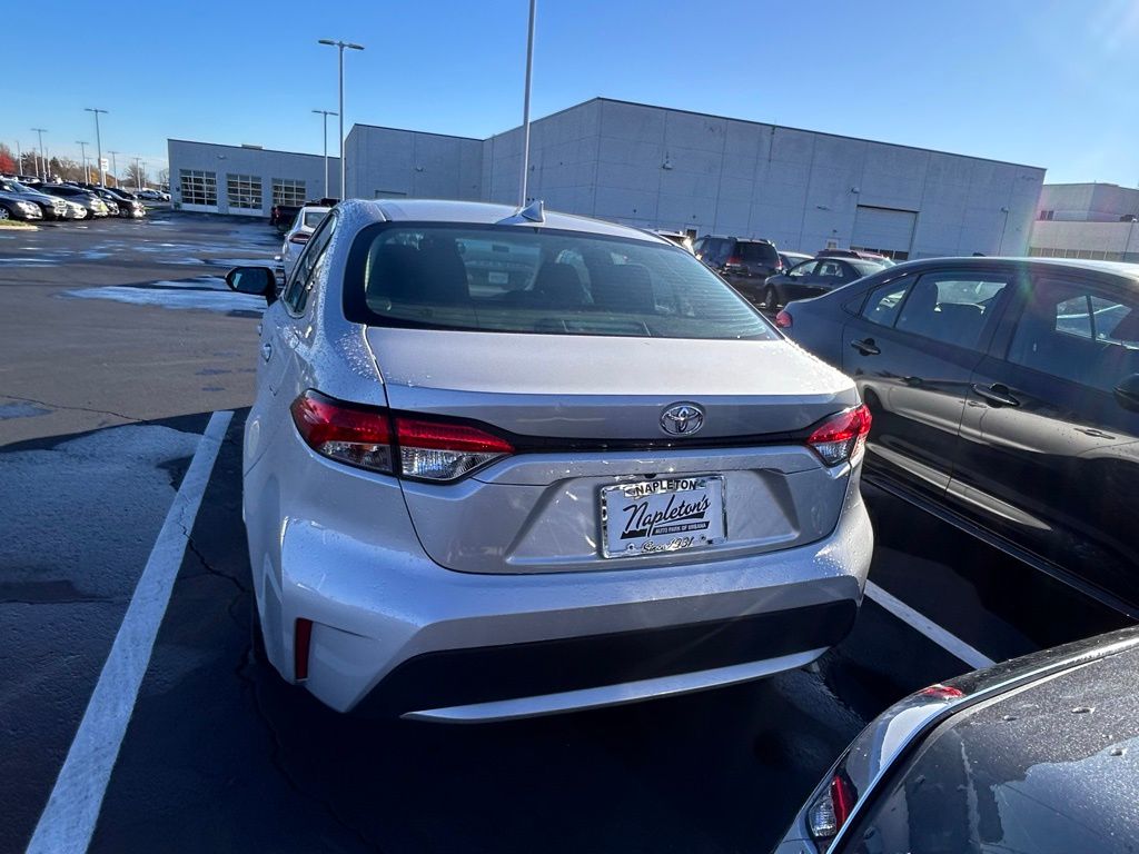 2021 Toyota Corolla LE 4