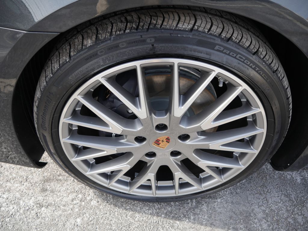 Thumbnail: 2026 Porsche Panamera - 13