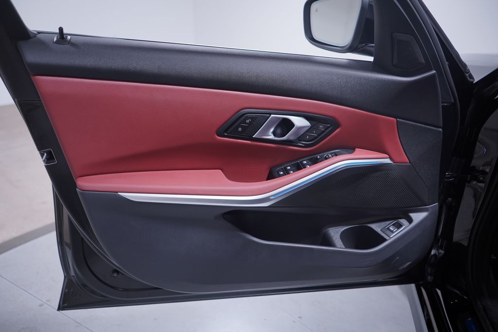 Thumbnail: 2026 BMW 3 Series - 10