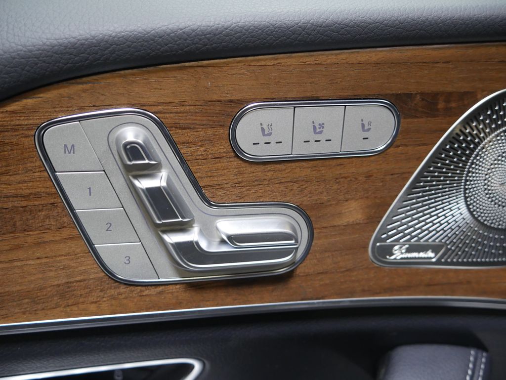 Thumbnail: 2026 Mercedes-Benz GLE - 17