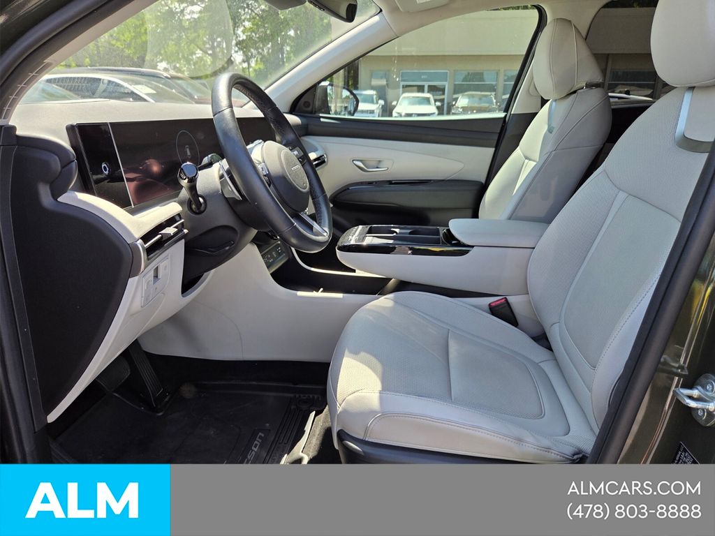Used 2025 Green Hyundai Limited image 4