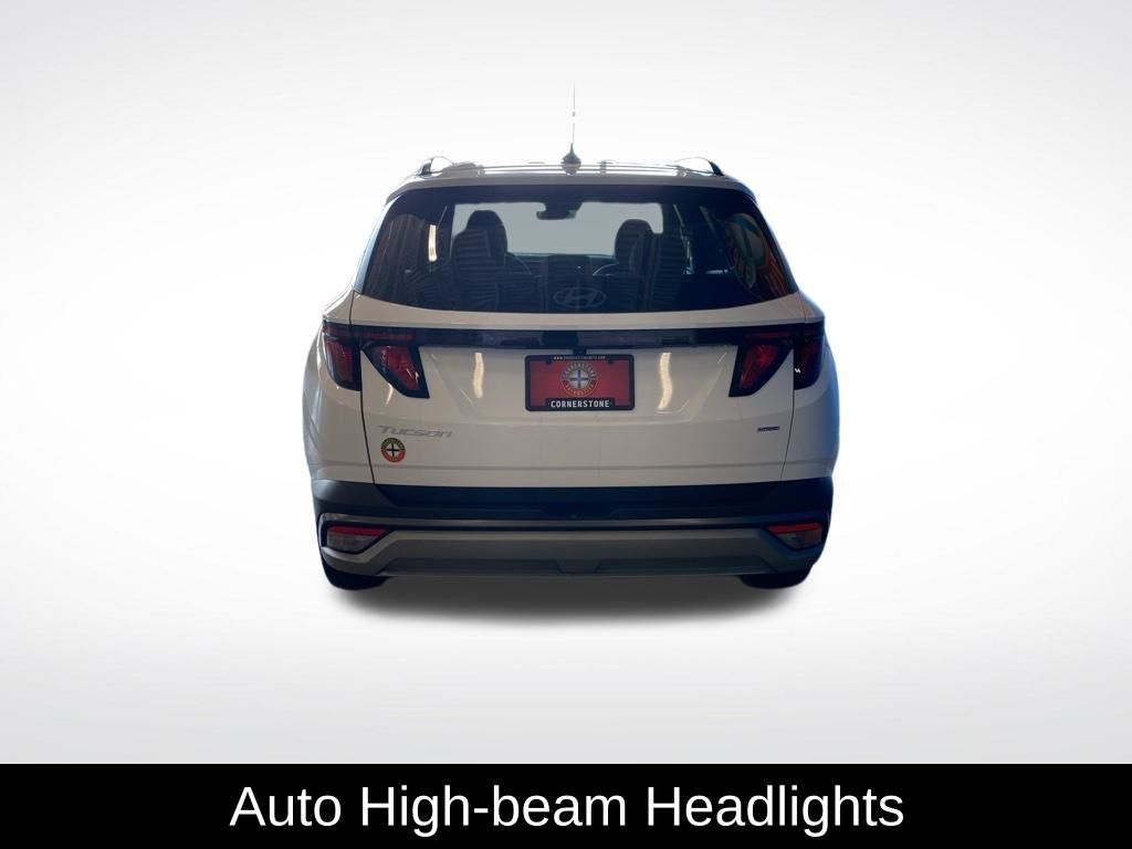 Used 2025 White Hyundai SEL image 18