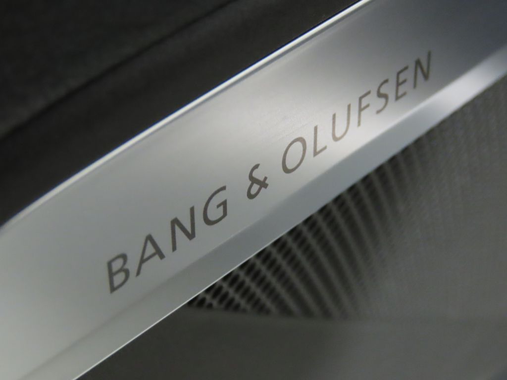 Thumbnail: 2019 Audi e-tron - 30