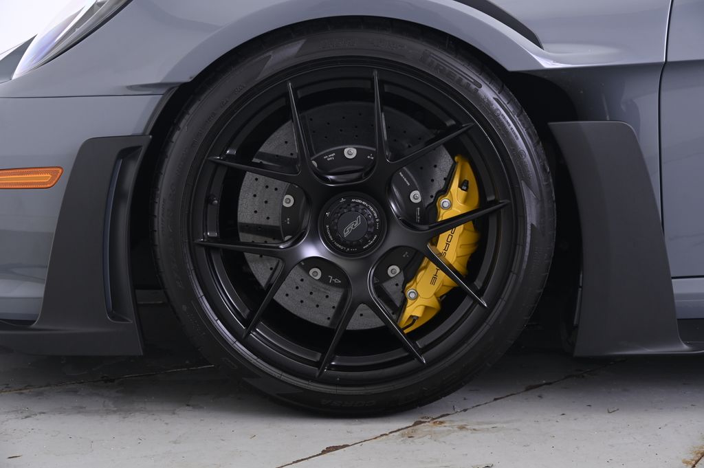 Thumbnail: 2024 Porsche 911 - 11