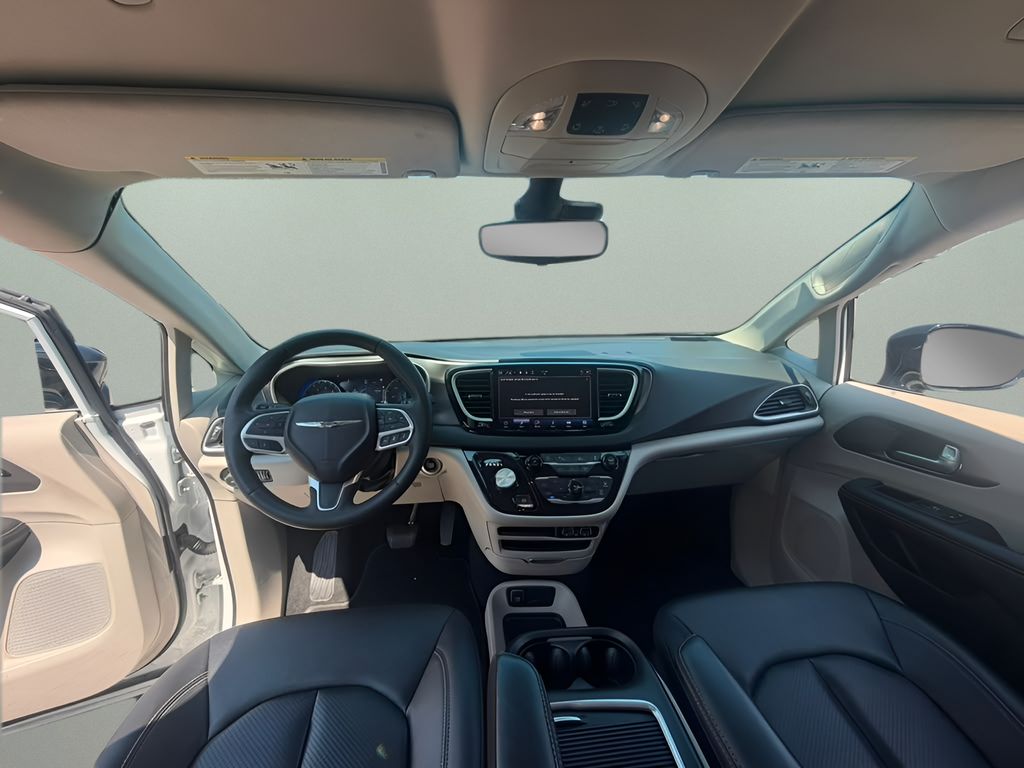 Used 2024 Chrysler Pacifica Van