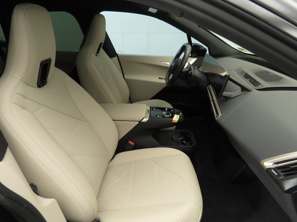 Thumbnail: 2024 BMW iX - 19