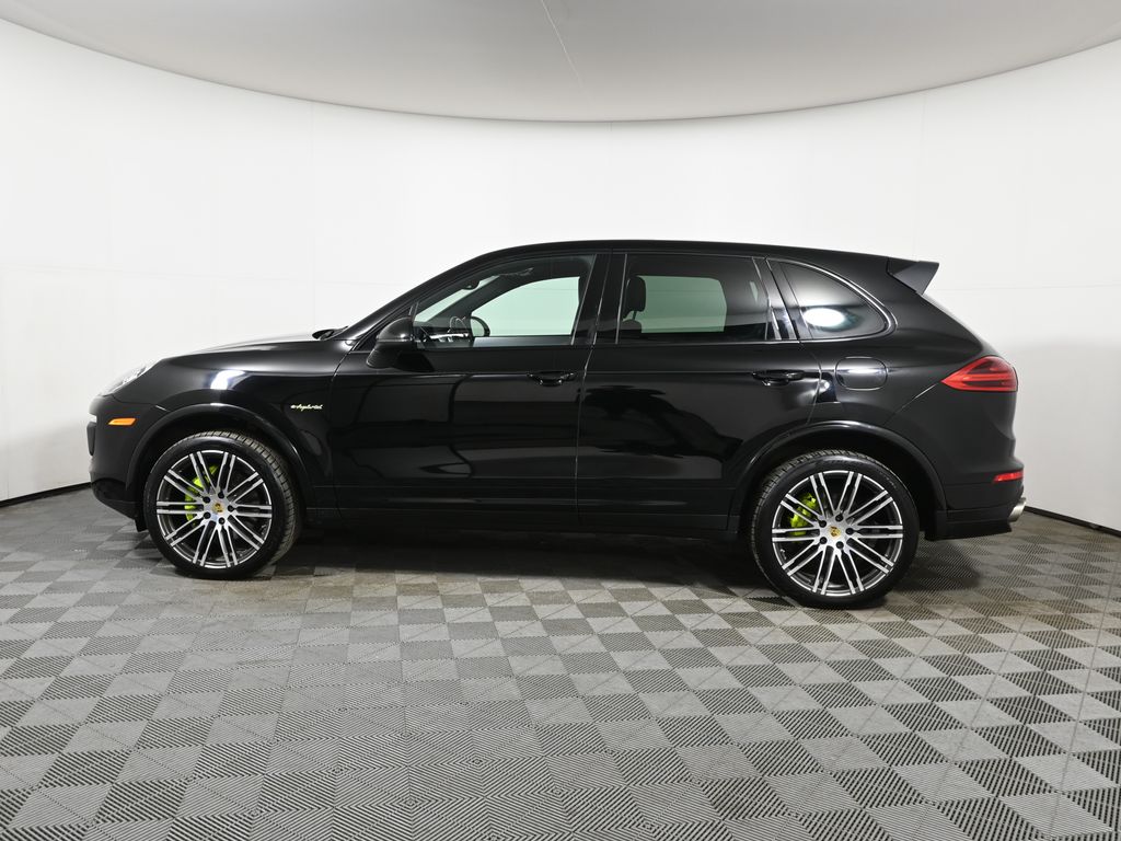 Thumbnail: 2017 Porsche Cayenne - 2