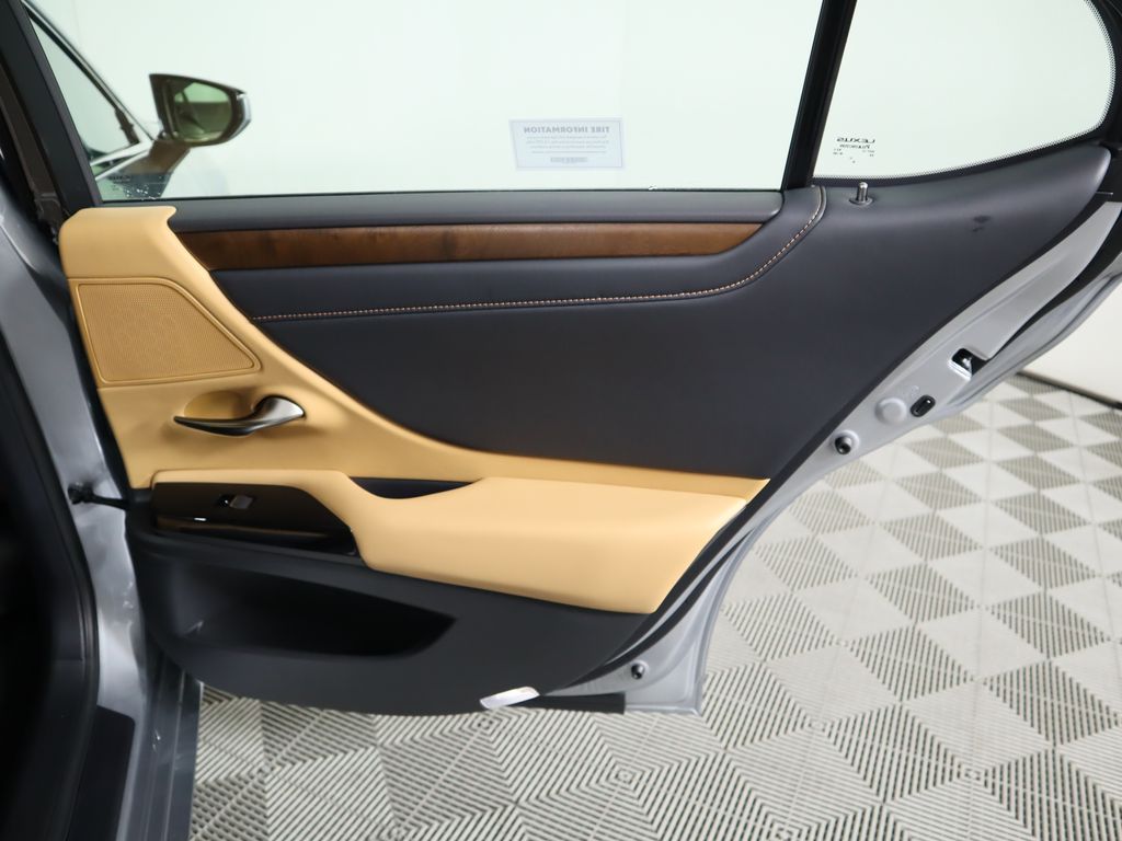 Thumbnail: 2025 Lexus ES - 28