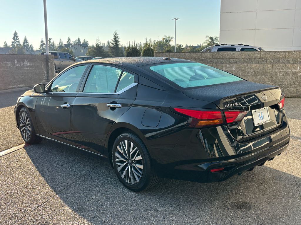 Thumbnail: 2024 Nissan Altima - 7