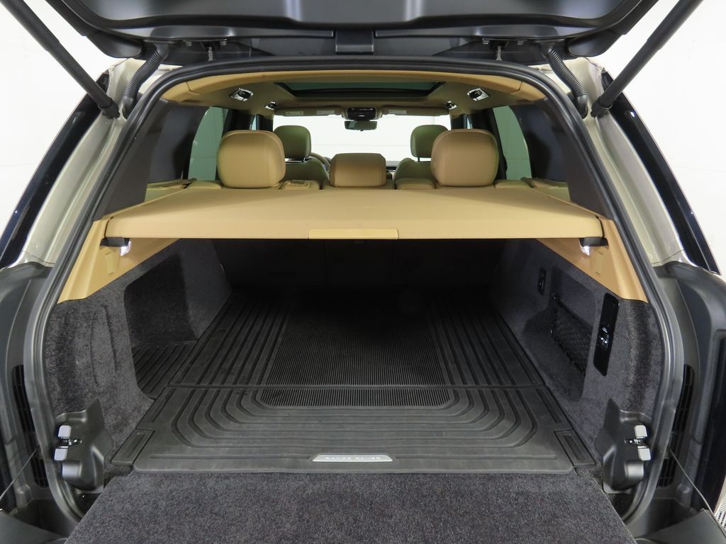 Thumbnail: 2023 Land Rover Range Rover - 28