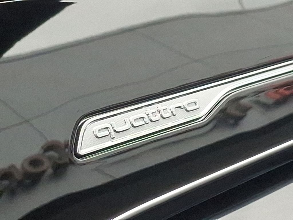 Thumbnail: 2026 Audi Q8 - 18