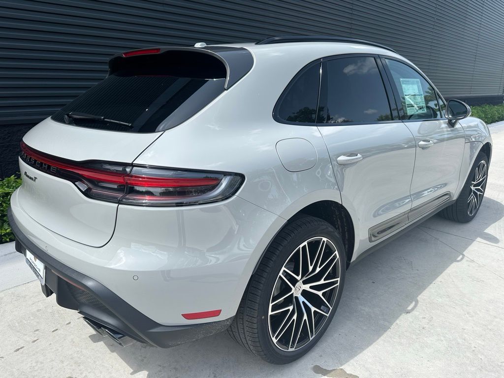 Thumbnail: 2025 Porsche Macan - 7