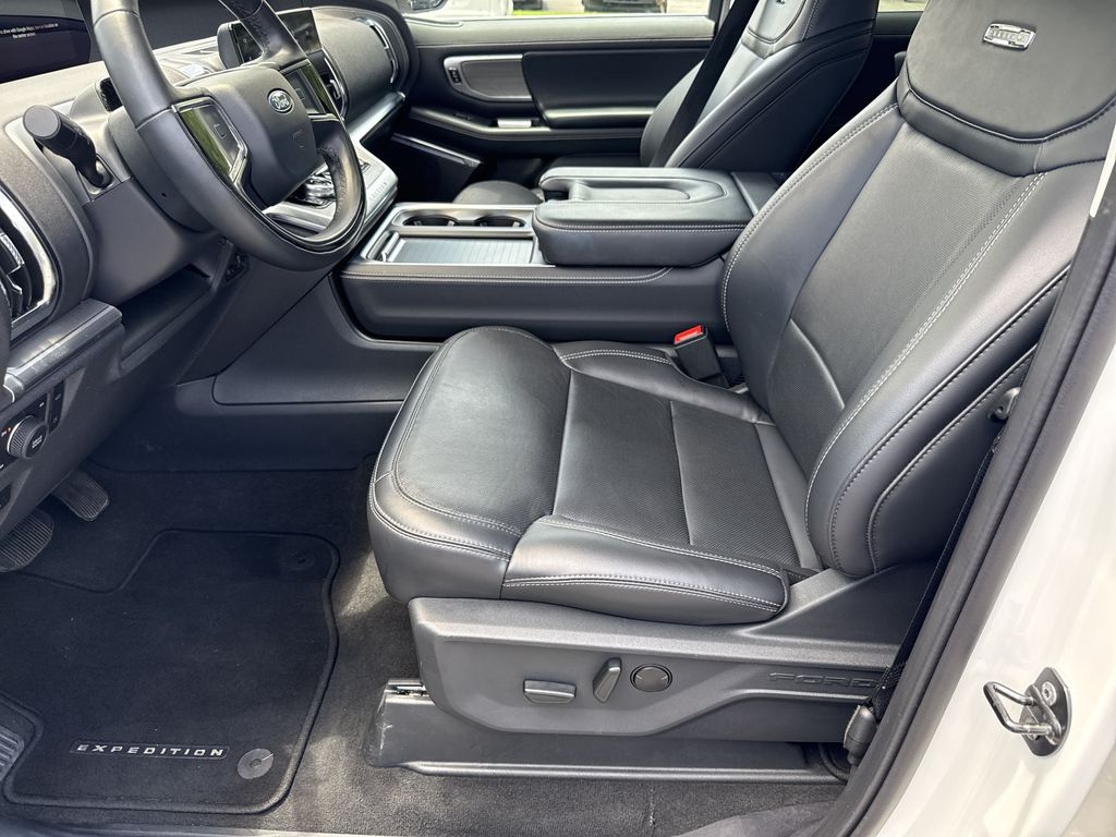 Used 2025 Ford Expedition SUV