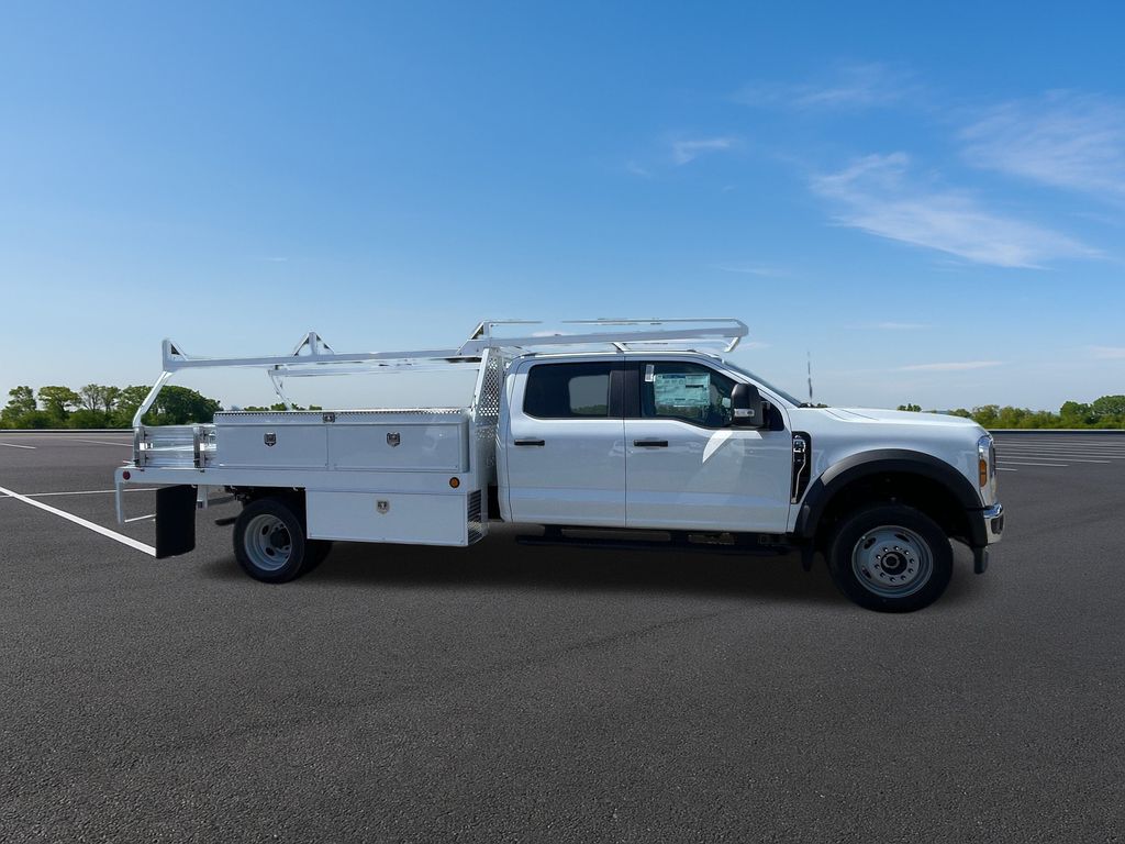 New 2024 Ford Super Duty F-450 Chassis Crew Cab (DRW) 203" Wheelbase XL
