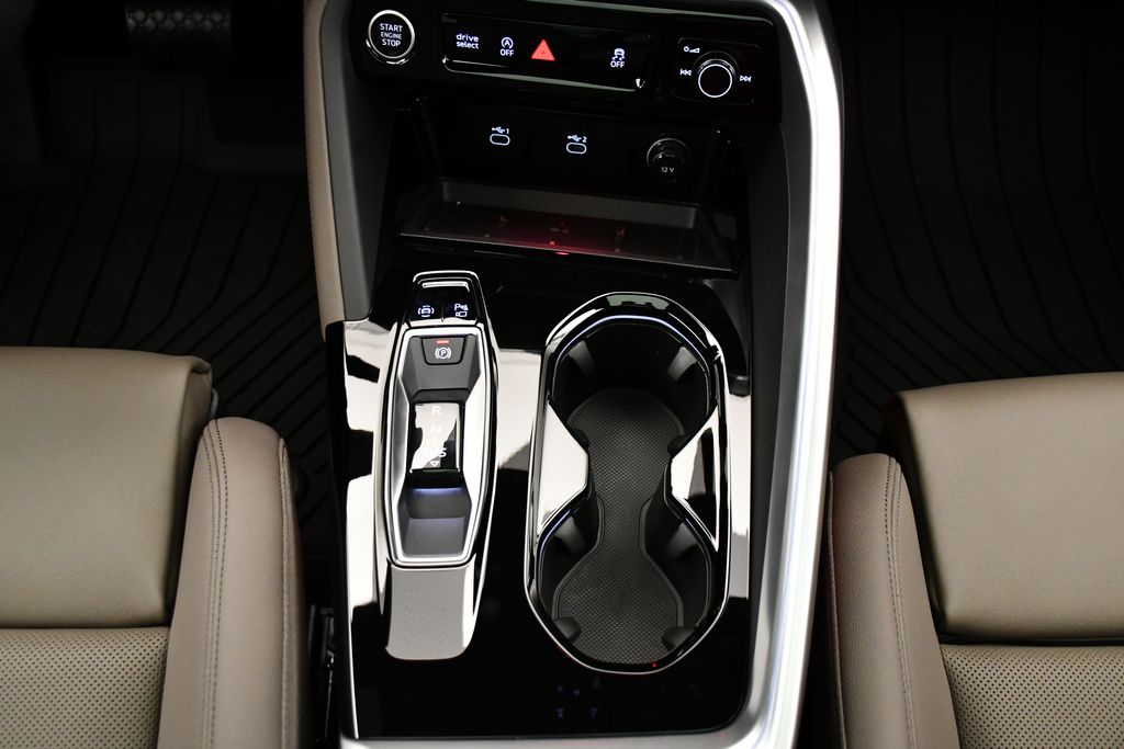 Thumbnail: 2025 Audi Q5 - 29