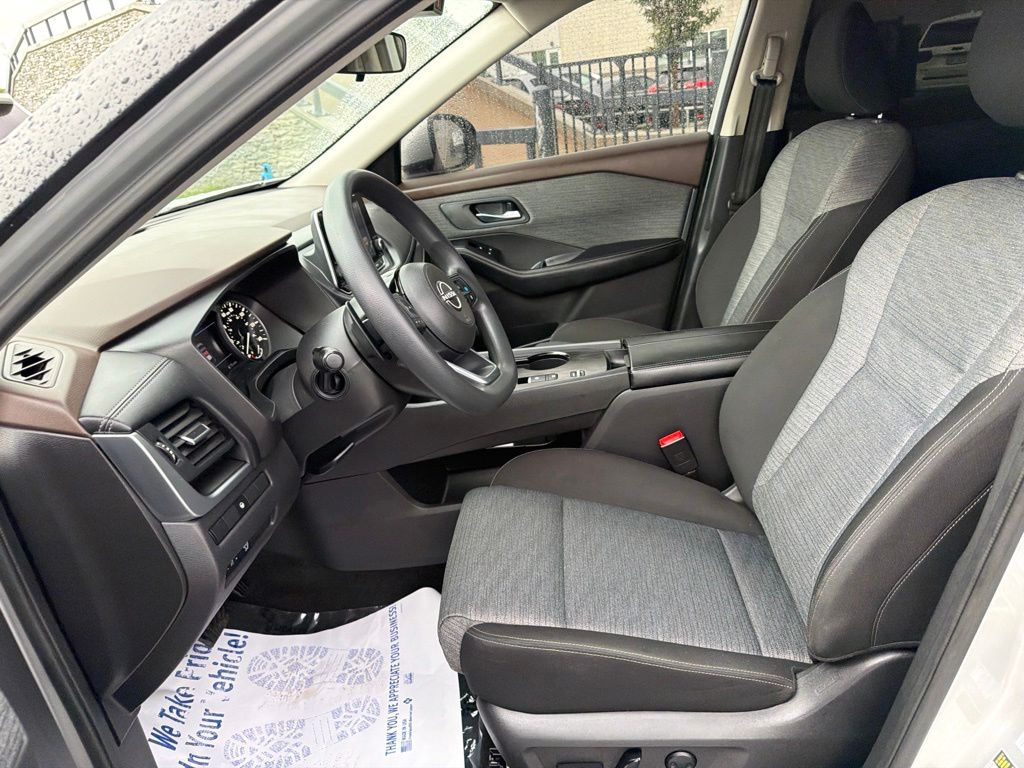 Used 2023 Silver Nissan SV image 10