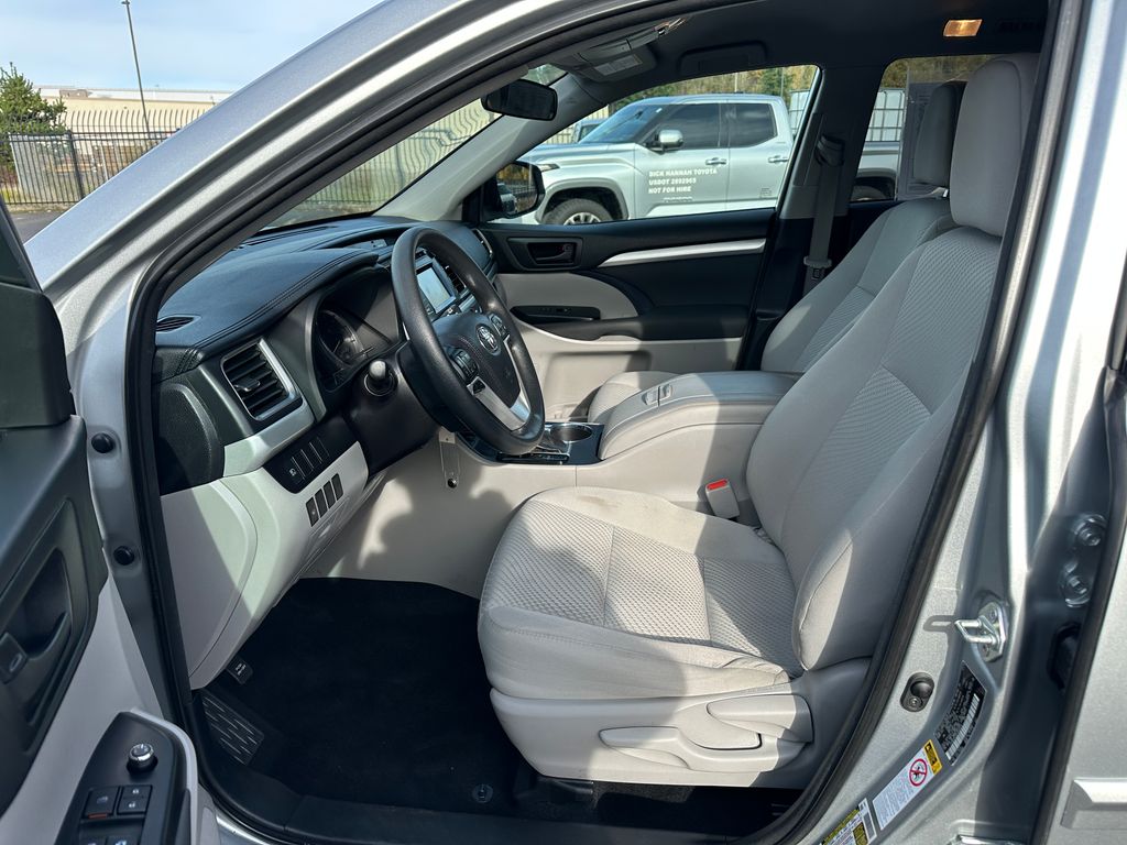 2018 Toyota Highlander LE