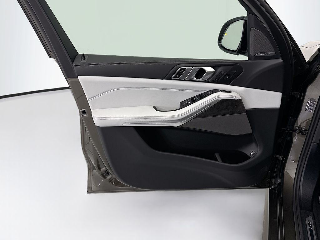 Thumbnail: 2026 BMW X5 - 23