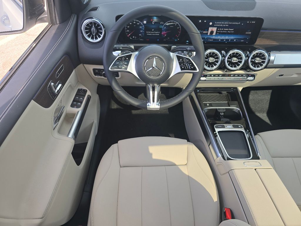 New 2026 White Mercedes-Benz GLB 250 image 24