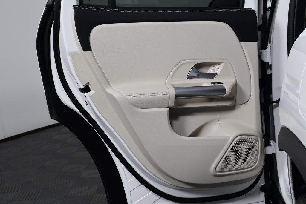 Thumbnail: 2025 Mercedes-Benz GLA - 13