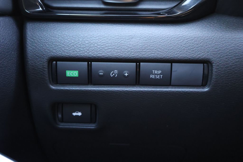 Thumbnail: 2025 Nissan Sentra - 32