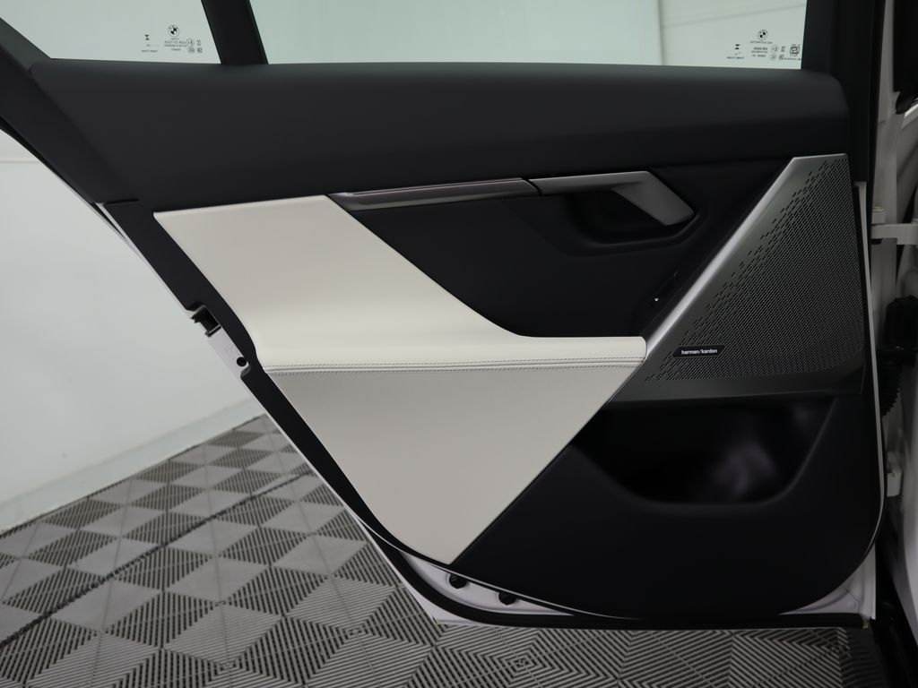 Thumbnail: 2024 BMW i5 - 27