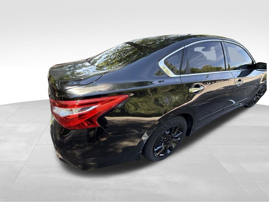 Used 2017 Black Nissan 2.5 S image 8