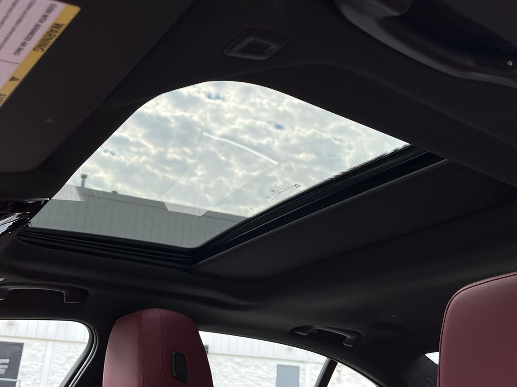 Thumbnail: 2025 BMW 5 Series - 22