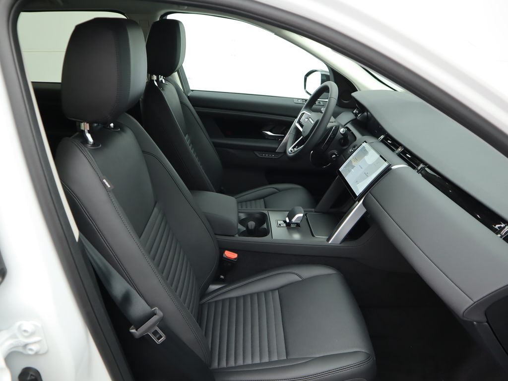 Thumbnail: 2024 Land Rover Discovery Sport - 21