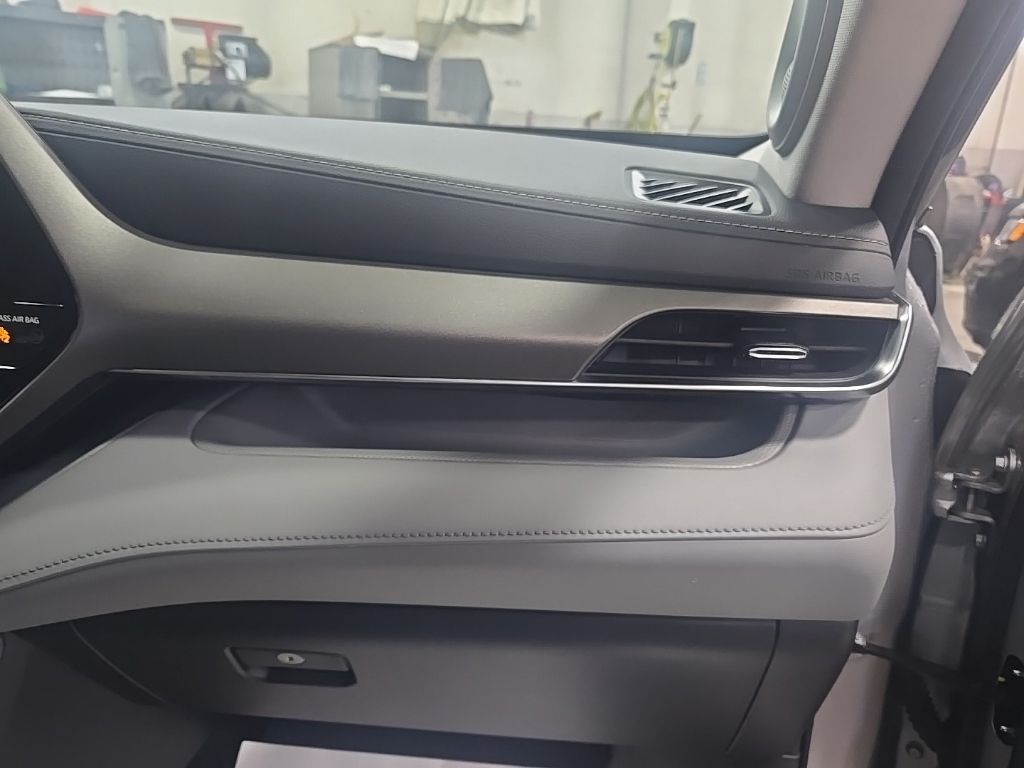 Used 2023 Toyota Highlander SUV