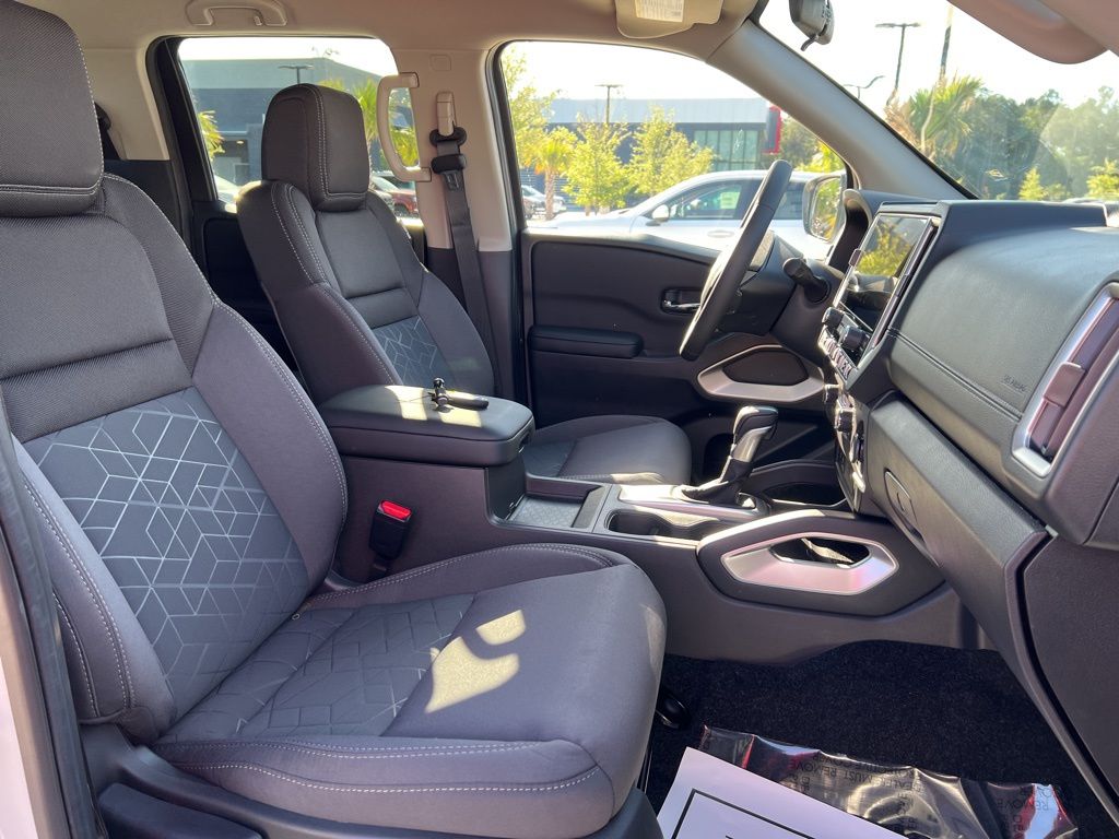 2025 Glacier White Nissan Frontier SV RWD Truck