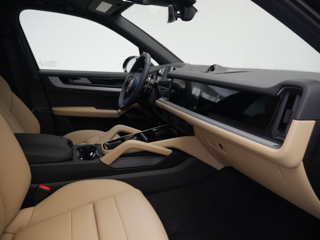 Thumbnail: 2026 Porsche Cayenne - 29